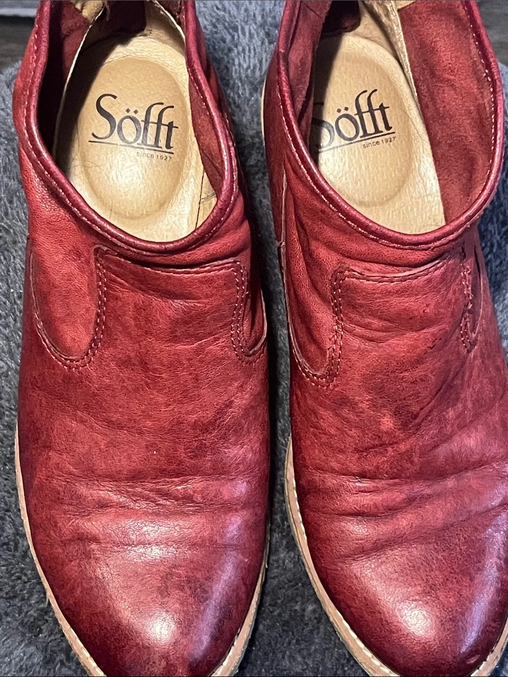 Söfft Red Leather zip up Ankle Booties